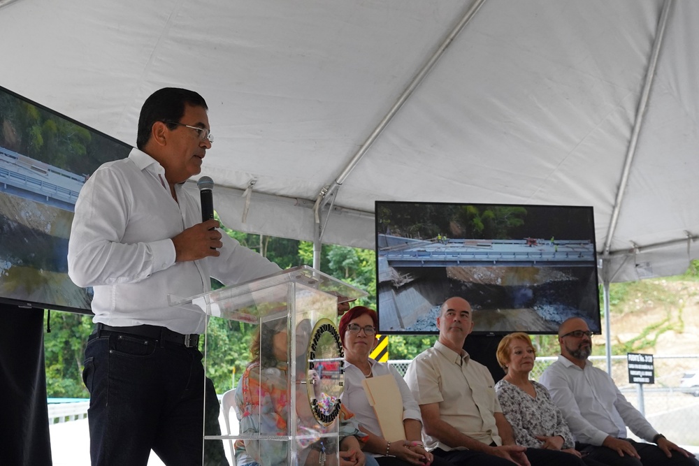 FEMA and Municipal Officials Inagurate Bridge in San Sebastián