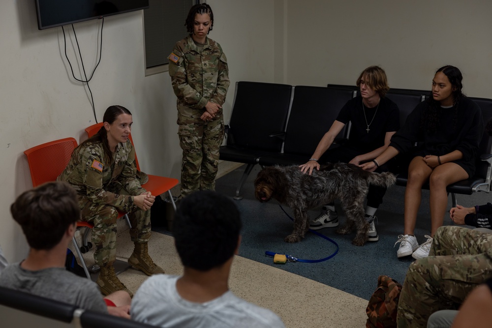 Farrington and Kailua Highschool visit MCAS KBAY