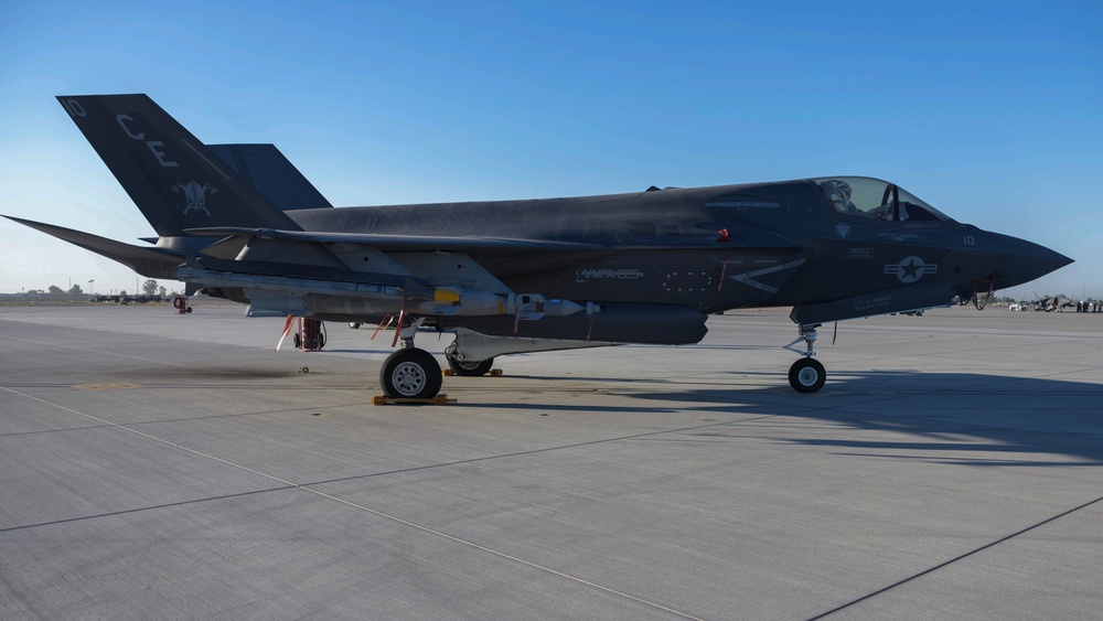 F-35B receives maintenance