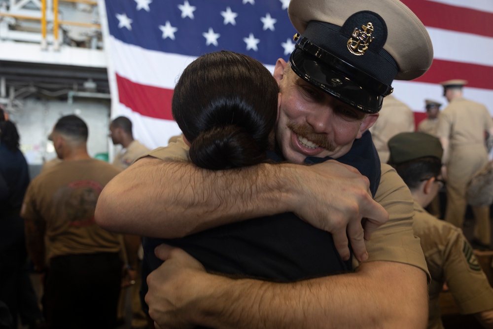 USS Bataan Hosts Chief Petty Officer Pinning Ceremony