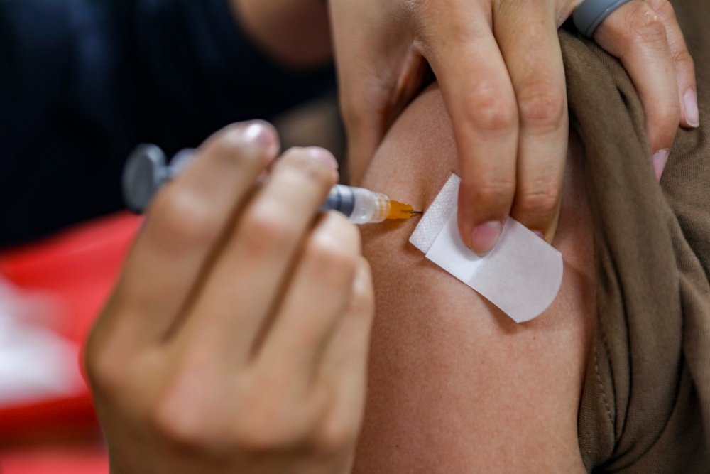 Sailors aboard USS Shoup receive influenza vaccine