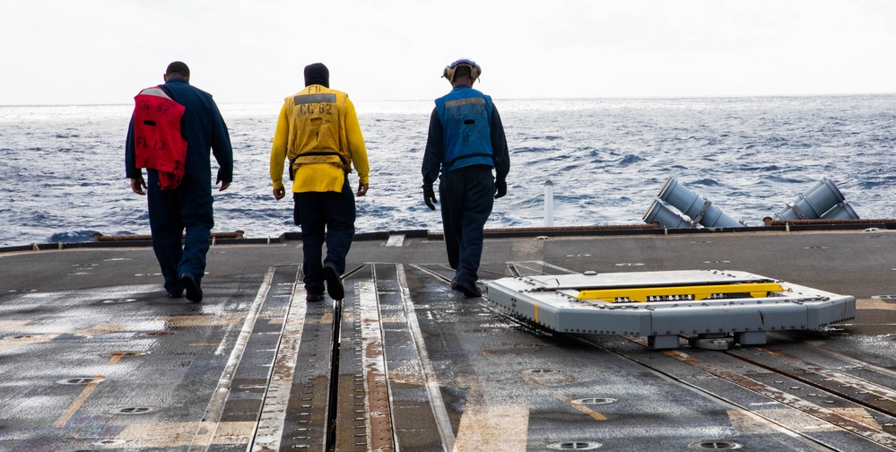 USS Robert Smalls (CG 62) Conducts Flight Quarters