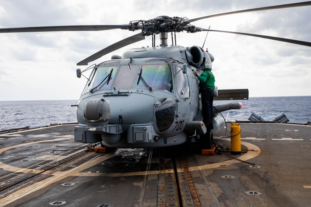 USS Robert Smalls (CG 62) Conducts Flight Quarters