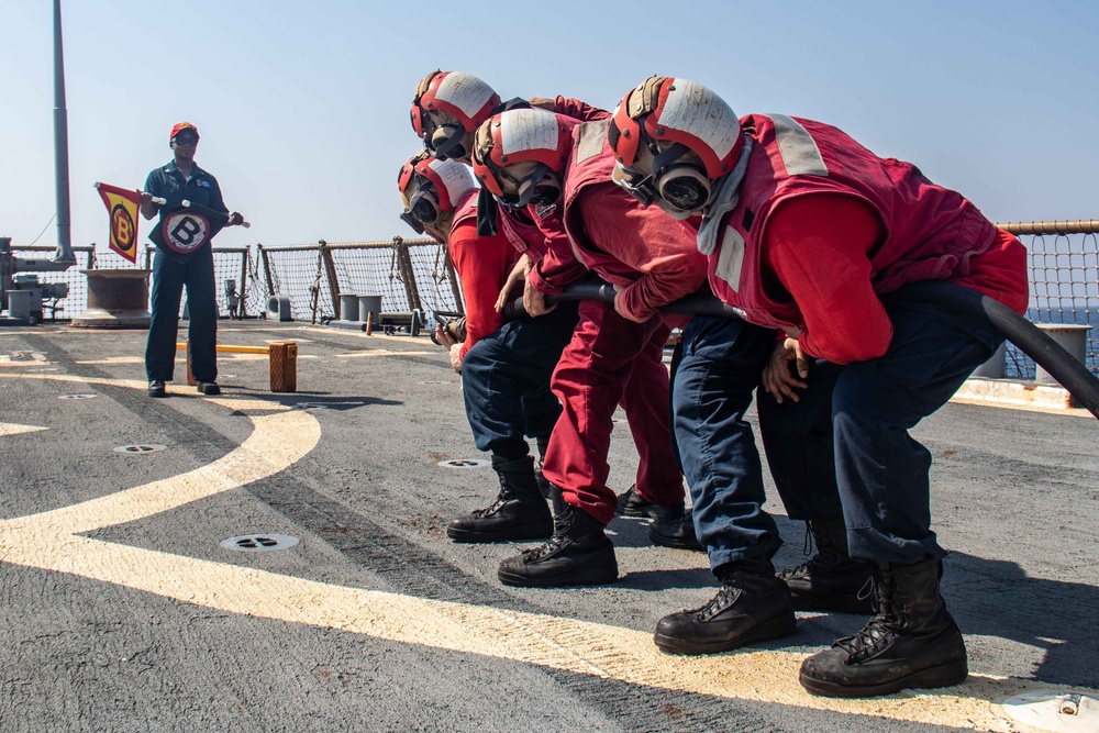 USS McFaul Conducts Flight Deck Firefighting Drill