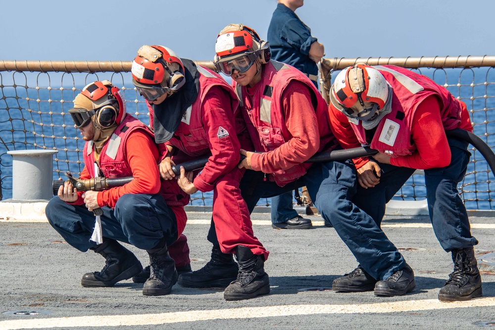 USS McFaul Conducts Flight Deck Firefighting Drill