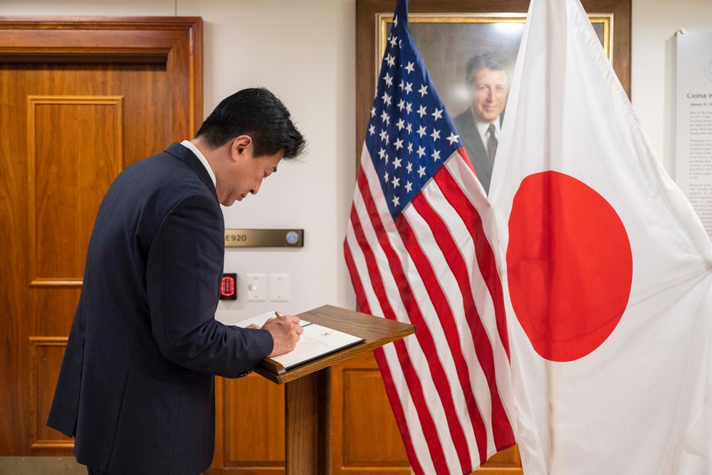 SD Lloyd J. Austin III hosts Japan's Defense Minister for Bilateral Meeting