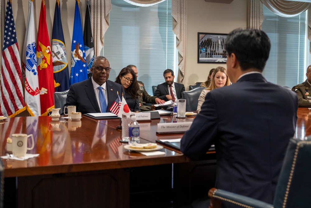 SD Lloyd J. Austin III hosts Japan's Defense Minister for Bilateral Meeting