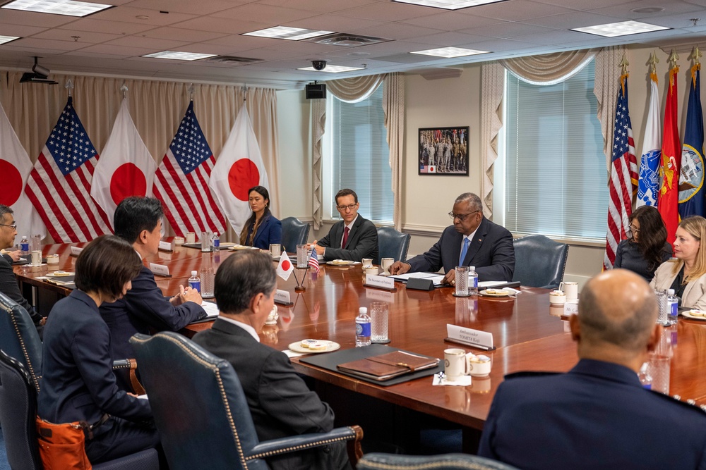 SD Lloyd J. Austin III hosts Japan's Defense Minister for Bilateral Meeting