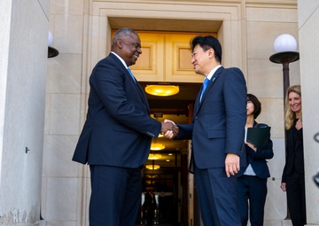 SD Lloyd J. Austin III hosts Japan's Defense Minister for Bilateral Meeting