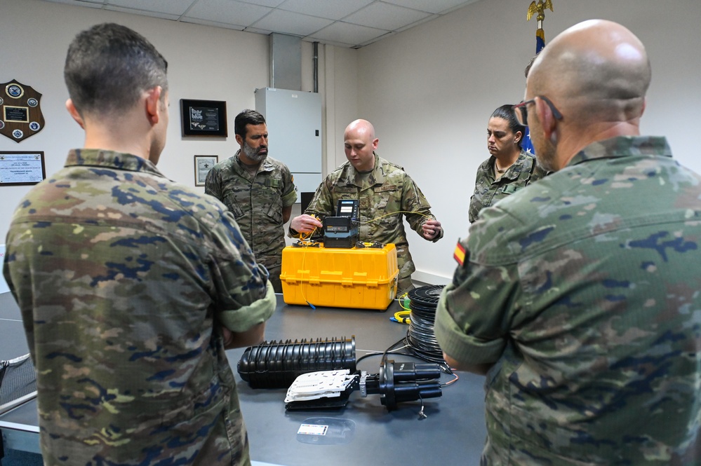 Spanish unit sees 39th CS mission first-hand