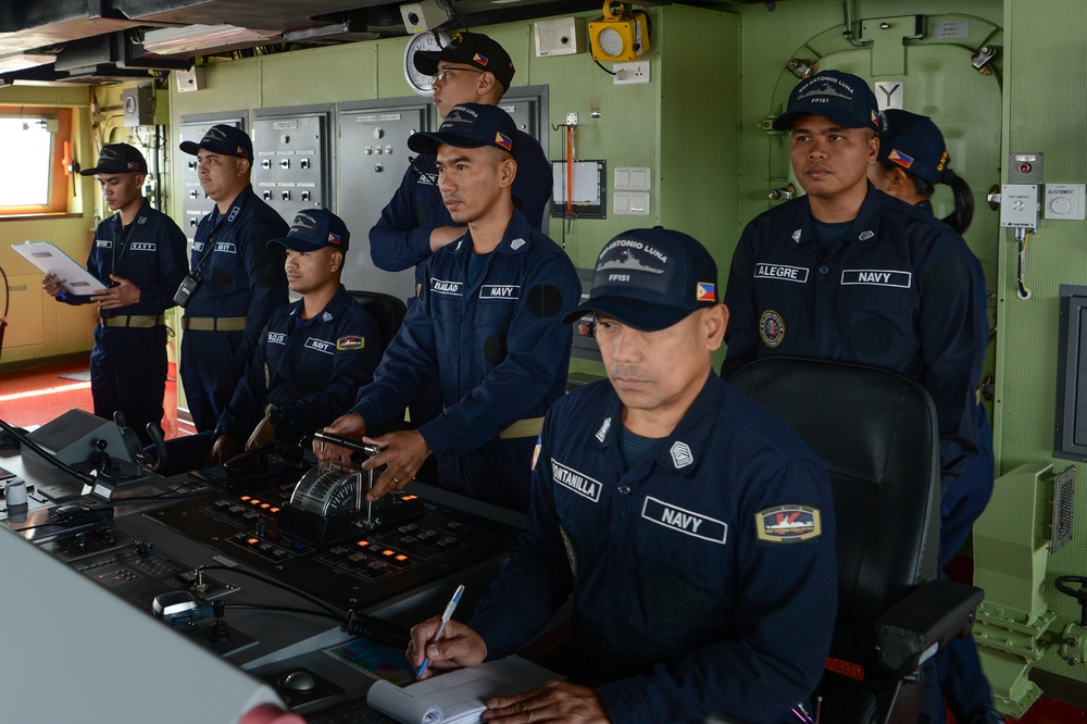 Sama Sama 2023: Replenishment-at-sea training