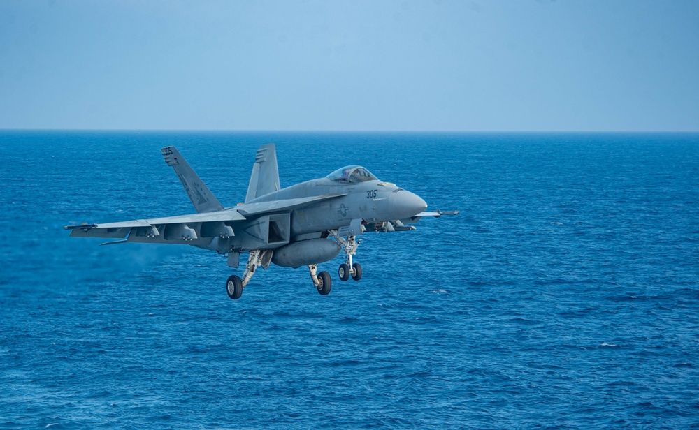 USS Ronald Reagan (CVN 76) conducts flight operations