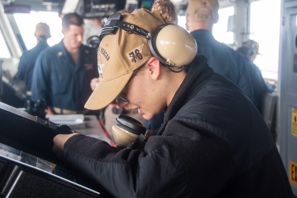 USS Ronald Reagan (CVN 76) conducts fueling-at-sea with USNS Rappahannock (T-AO 204)