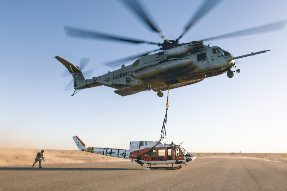 U.S. Marines attached to 8th Engineer Support Battalion Conduct Helicopter Support Team Operations