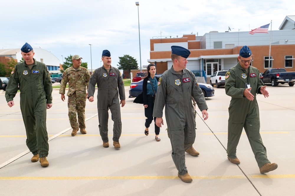 375th AMW leadership visits 375th OG Det. 1