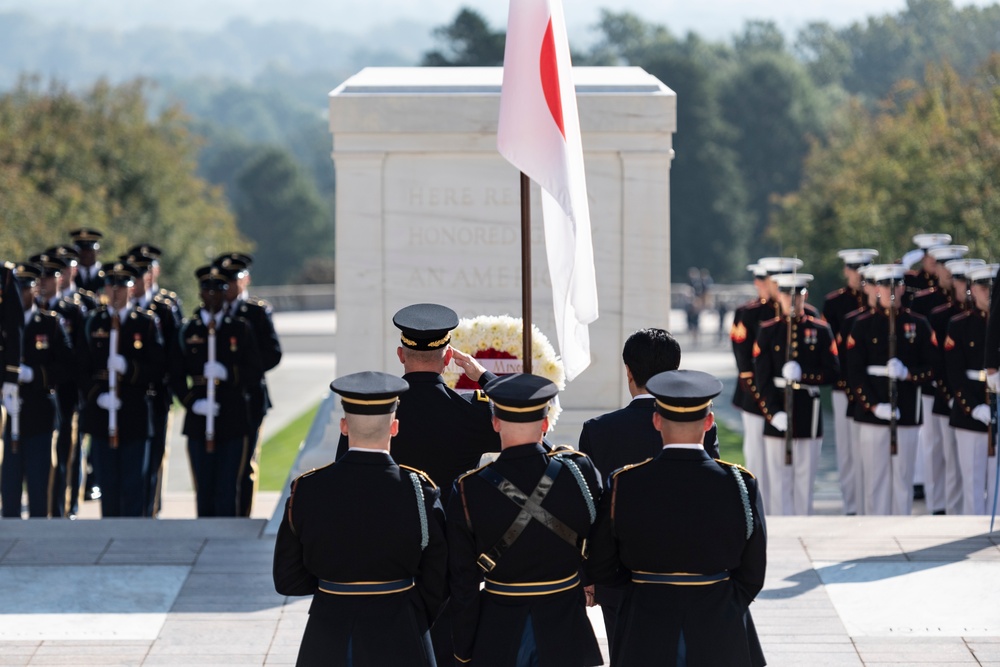 Japanese Defense Minister Kihara Minoru Participates in an Armed Forces Full Honors Wreath-Laying Ceremony at the Tomb of the Unknown Soldier