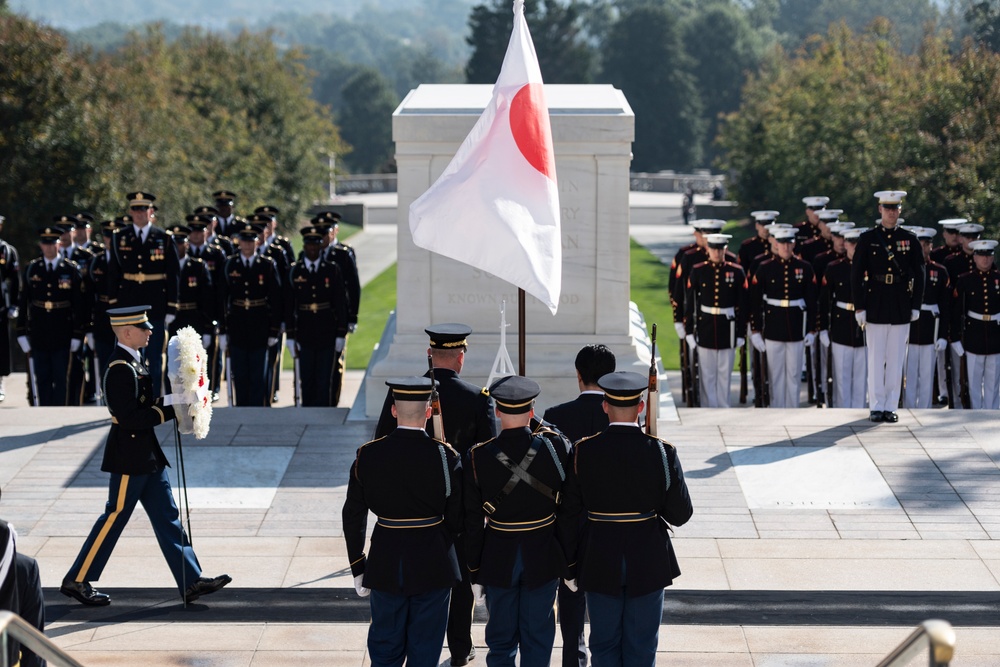 Japanese Defense Minister Kihara Minoru Participates in an Armed Forces Full Honors Wreath-Laying Ceremony at the Tomb of the Unknown Soldier