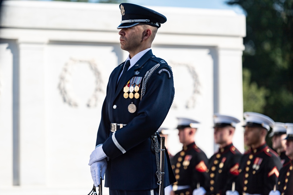 Japanese Defense Minister Kihara Minoru Participates in an Armed Forces Full Honors Wreath-Laying Ceremony at the Tomb of the Unknown Soldier