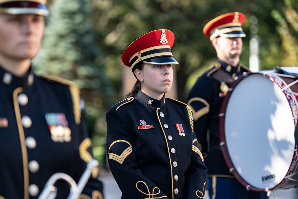 Japanese Defense Minister Kihara Minoru Participates in an Armed Forces Full Honors Wreath-Laying Ceremony at the Tomb of the Unknown Soldier