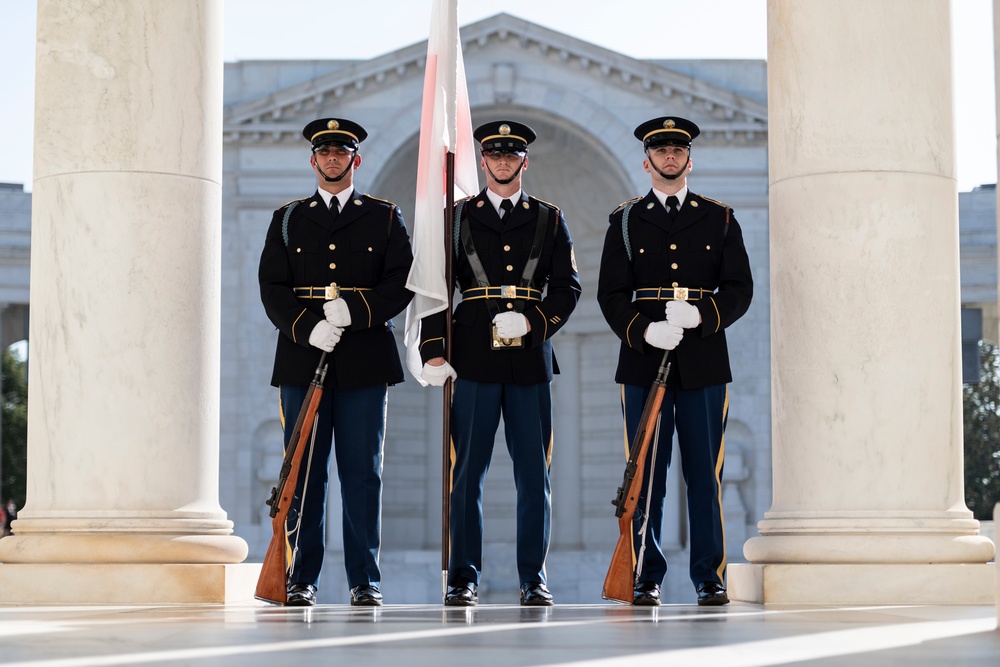 Japanese Defense Minister Kihara Minoru Participates in an Armed Forces Full Honors Wreath-Laying Ceremony at the Tomb of the Unknown Soldier