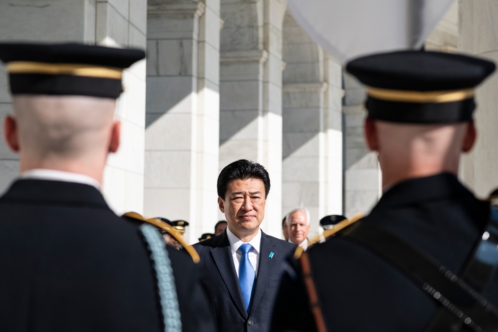 Japanese Defense Minister Kihara Minoru Participates in an Armed Forces Full Honors Wreath-Laying Ceremony at the Tomb of the Unknown Soldier