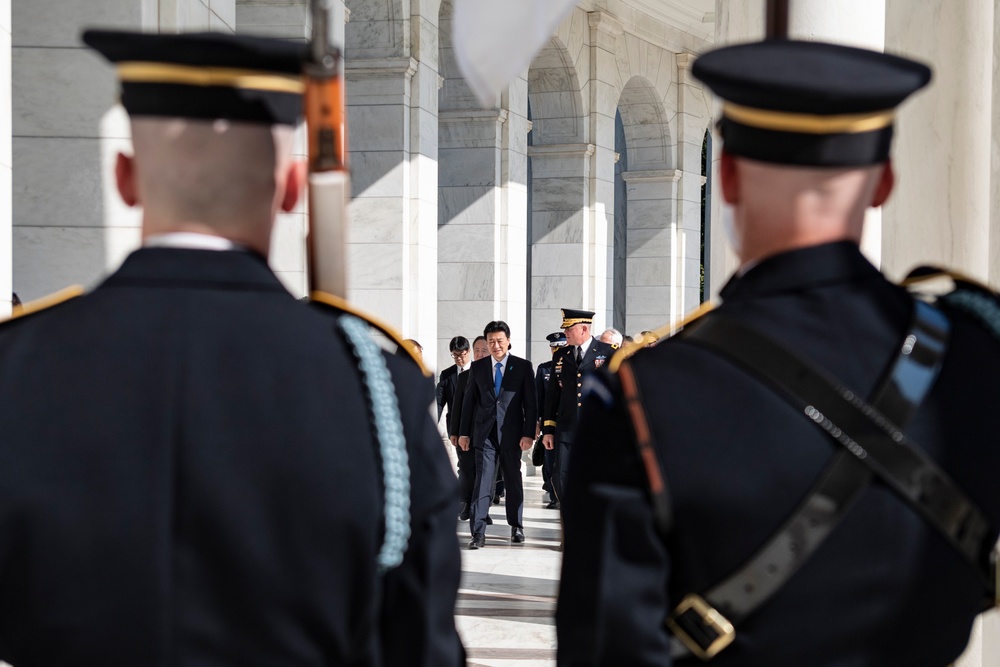 Japanese Defense Minister Kihara Minoru Participates in an Armed Forces Full Honors Wreath-Laying Ceremony at the Tomb of the Unknown Soldier