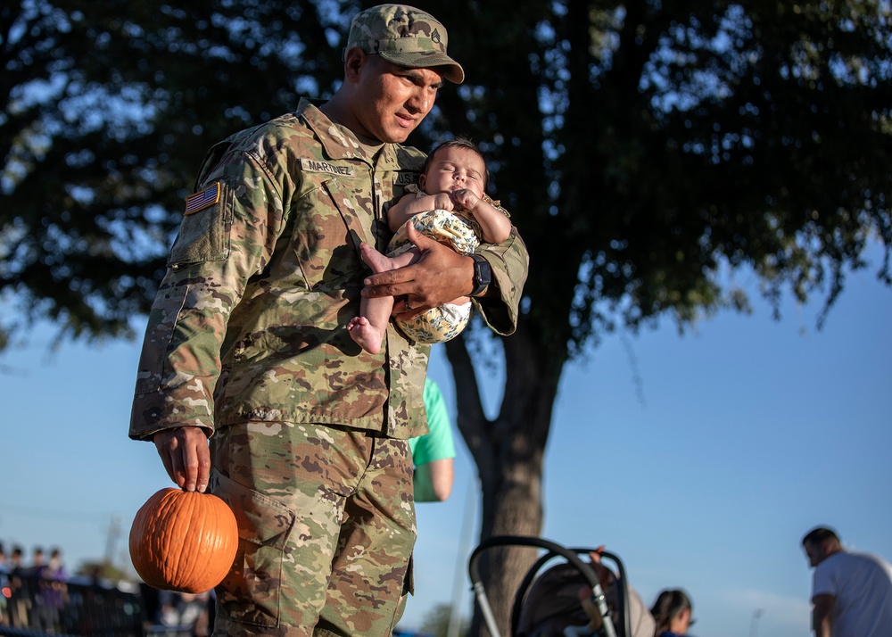 Bliss families enjoy FMWR pumpkin patch
