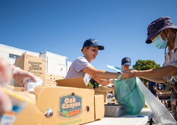 Sailors and Coast Guardsmen volunteered at the San Francisco Marin Food Bank