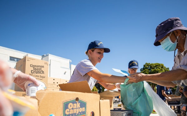 Sailors and Coast Guardsmen volunteered at the San Francisco Marin Food Bank
