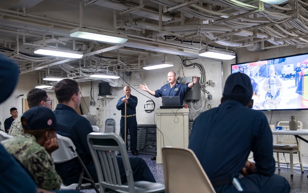 USS America (LHA 6) Conducts Damage Control Training