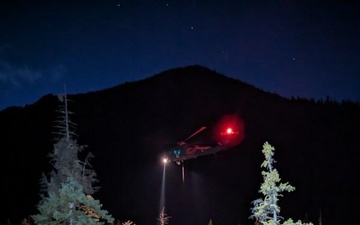 U.S. Army helicopter unit conducts rescue near Colchuck Lake