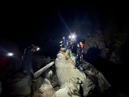 U.S. Army helicopter unit conducts rescue near Colchuck Lake