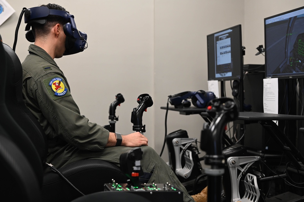 Pilots achieve readiness through virtual reality training