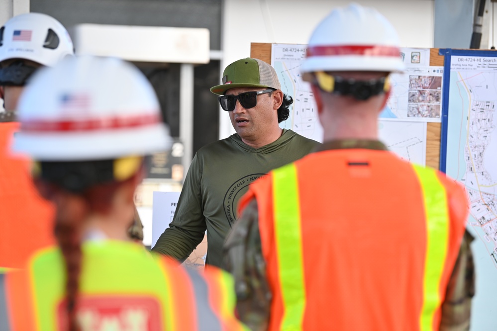Coast Guard, USACE, FEMA and EPA members meet to discuss Maui wildfire response operations      