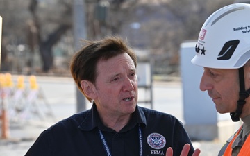 Coast Guard, USACE, FEMA and EPA members meet to discuss Maui wildfire response operations 