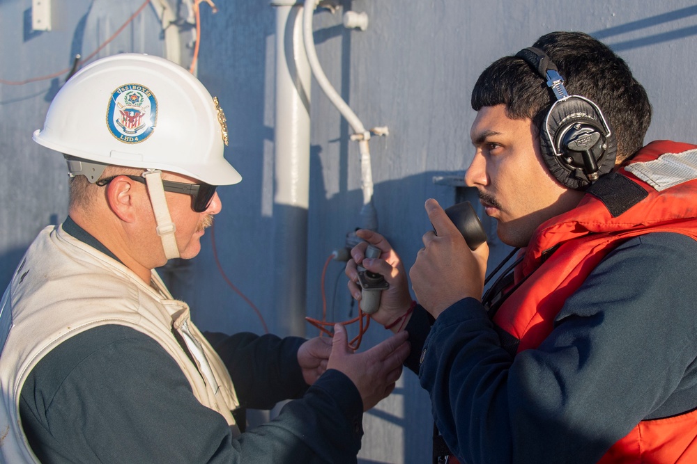 Boxer Demonstrates Fueling-at-Sea with Harpers Ferry