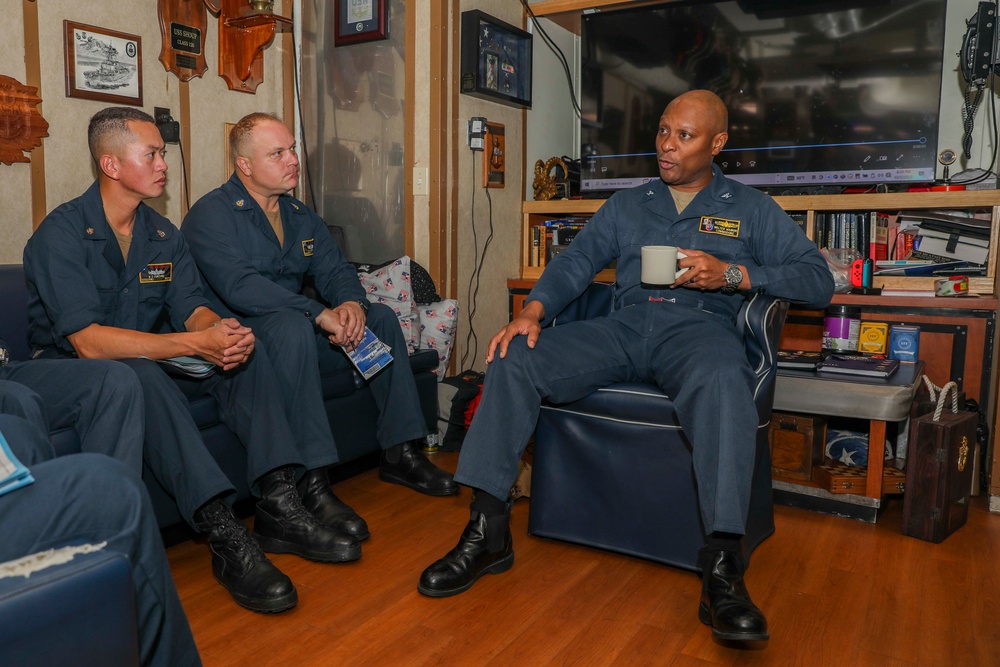 Commander, DESRON 15, Capt. Walter C. Mainor, visits USS Shoup (DDG 86)