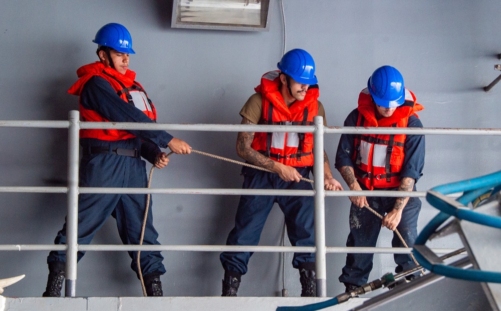 USS Ronald Reagan (CVN 76) Sailors conduct small boat operations