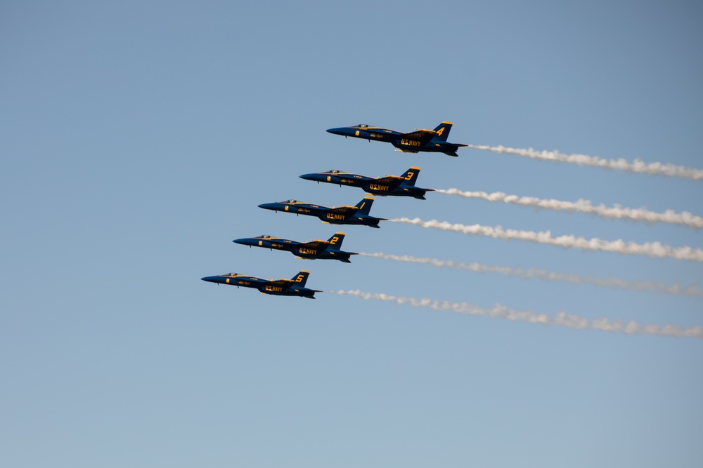 DVIDS - Images - The Blue Angels Perform During San Francisco Fleet ...