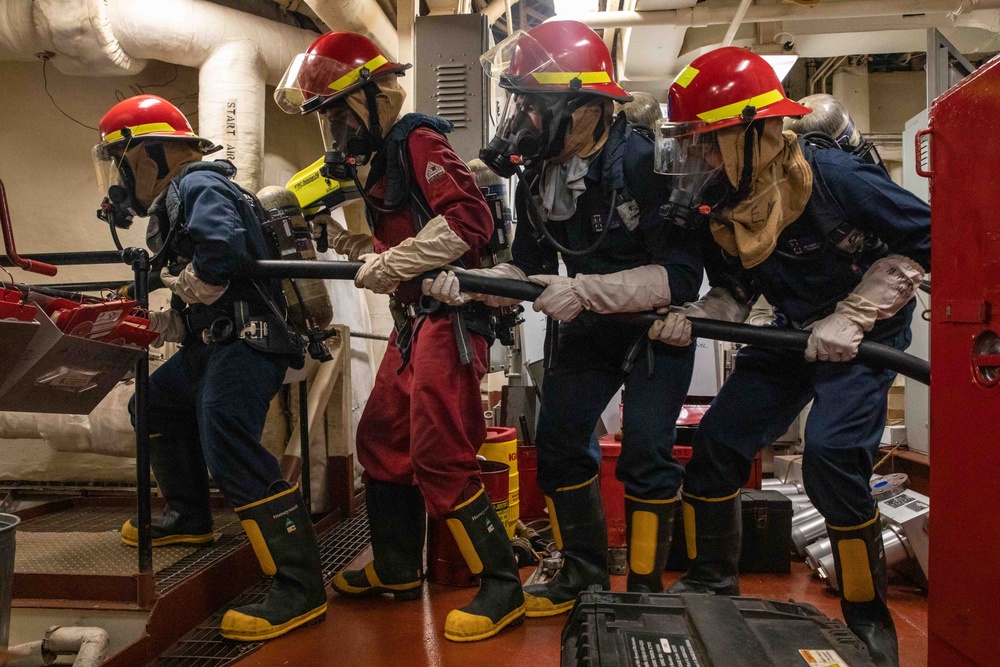 USS McFaul Conducts Firefighting Drill