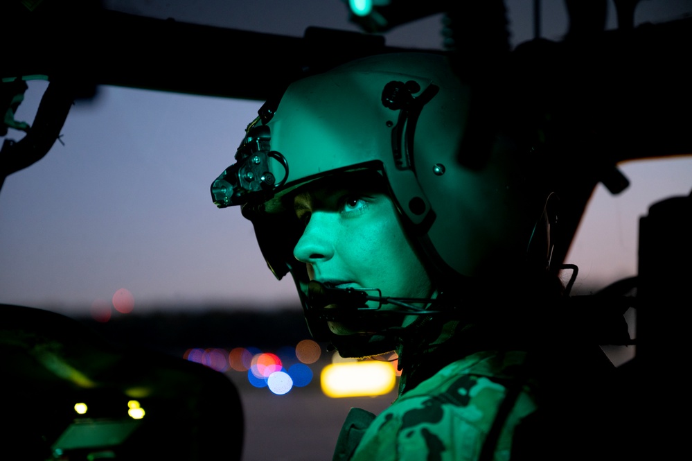 12th Aviation Battalion flies over Army Ten-Miler 2023