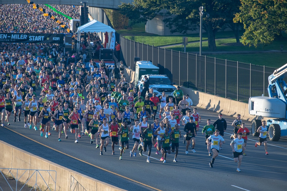 DVIDS - Images - 39th Annual Army Ten-Miler [Image 10 of 14]