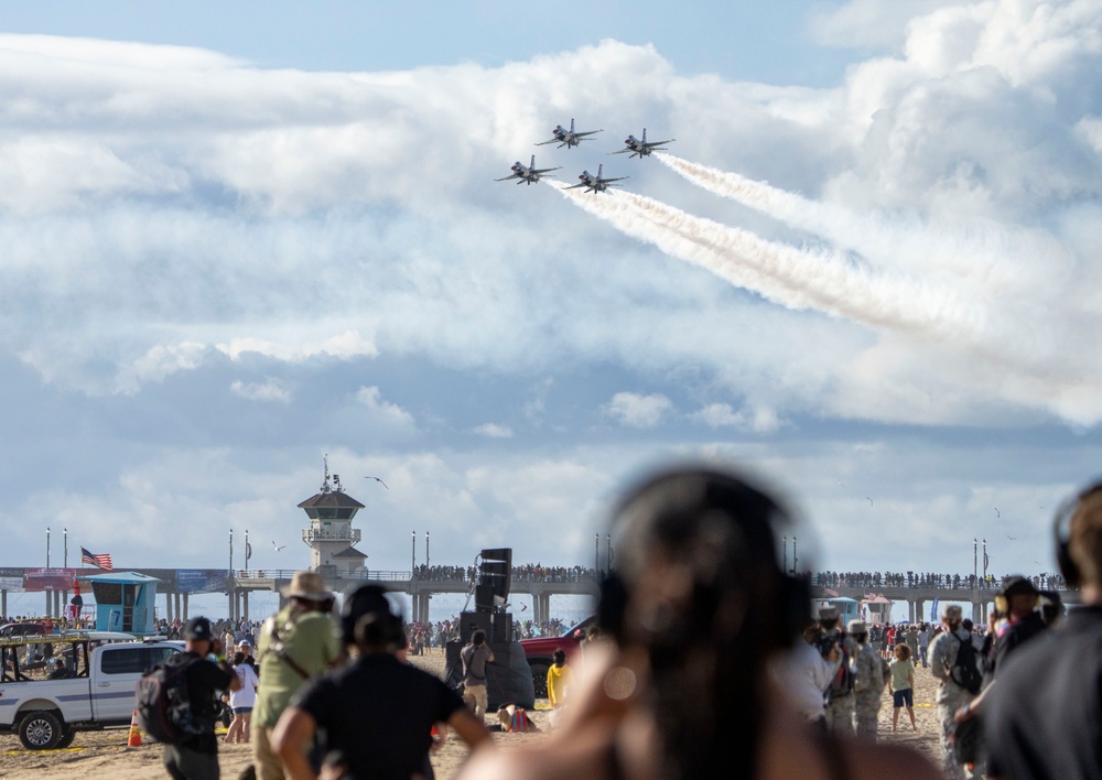 Thunderbirds return for Pacific Airshow