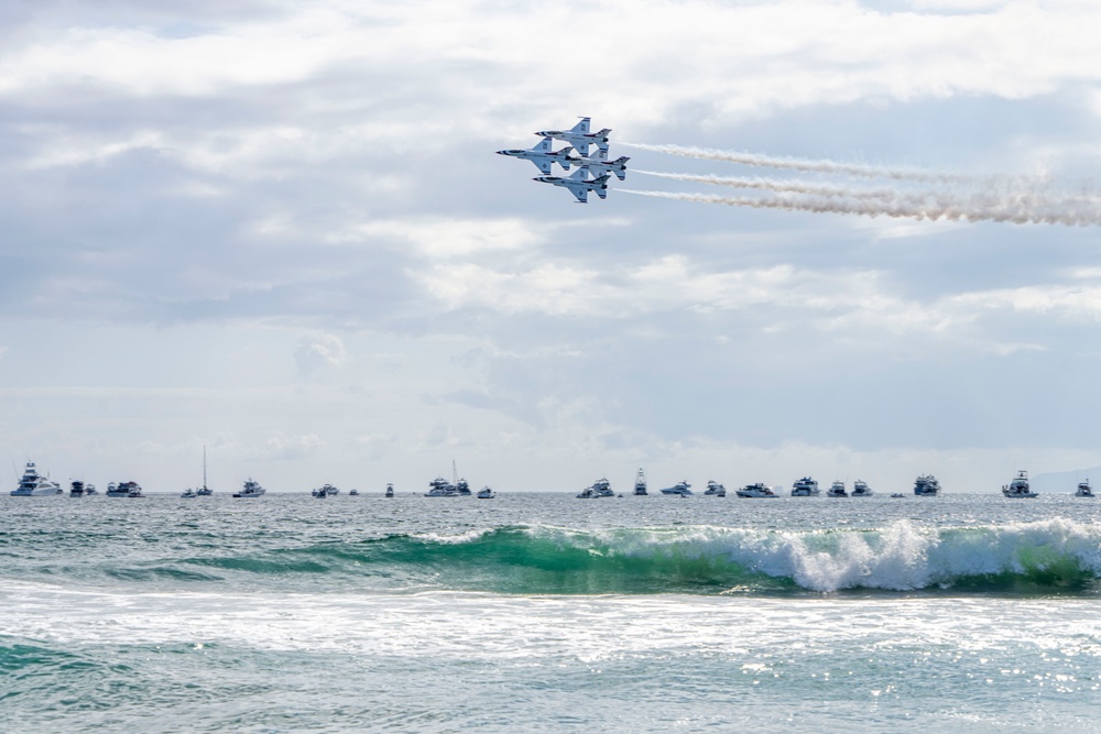 Thunderbirds return for Pacific Airshow