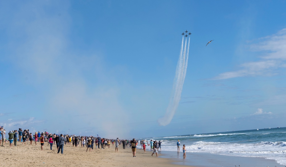 Thunderbirds return for Pacific Airshow