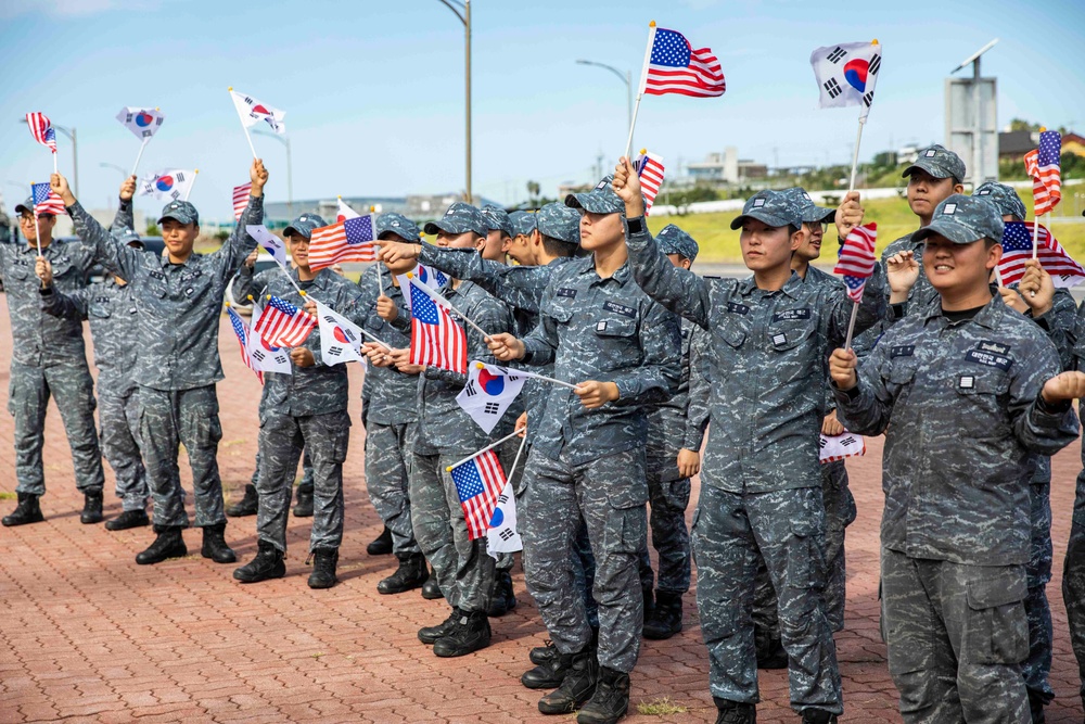 USS Ralph Johnson visits Jeju.