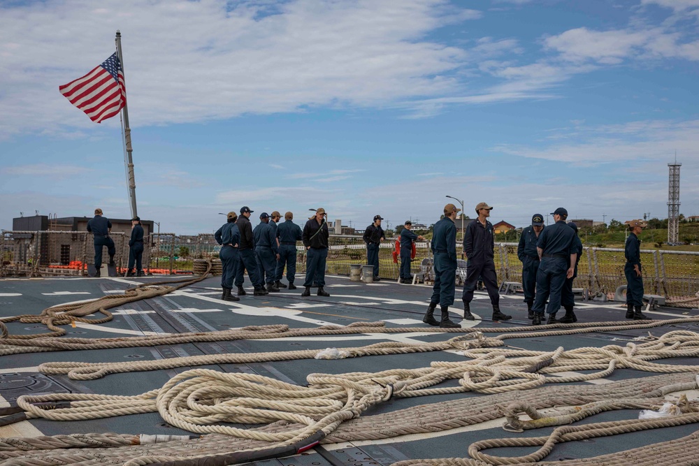 USS Ralph Johnson visits Jeju.