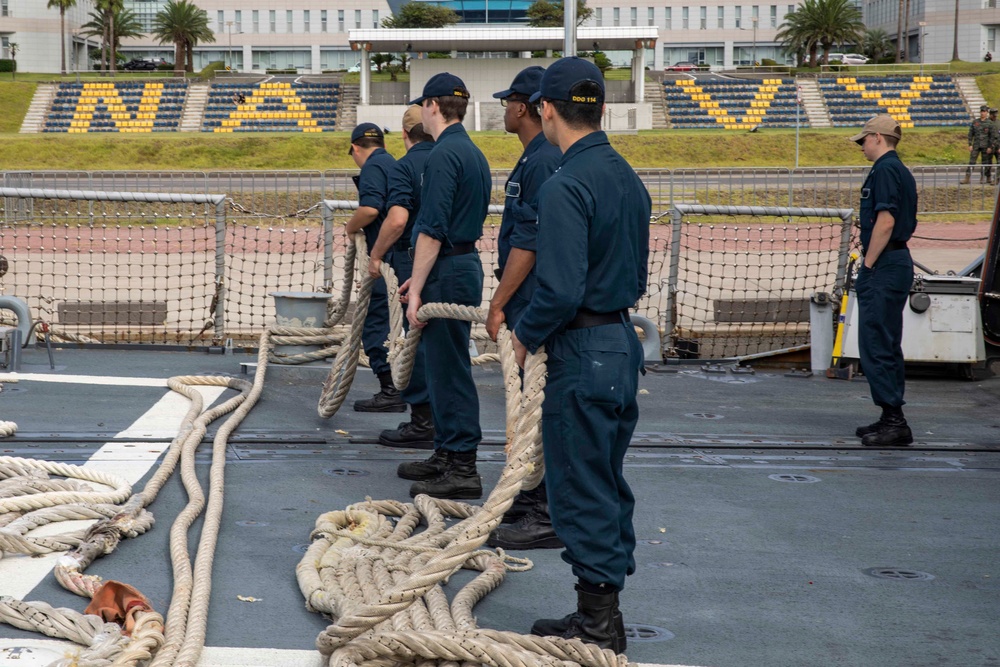 USS Ralph Johnson visits Jeju.