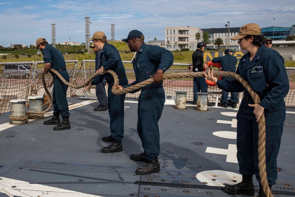 USS Ralph Johnson visits Jeju.