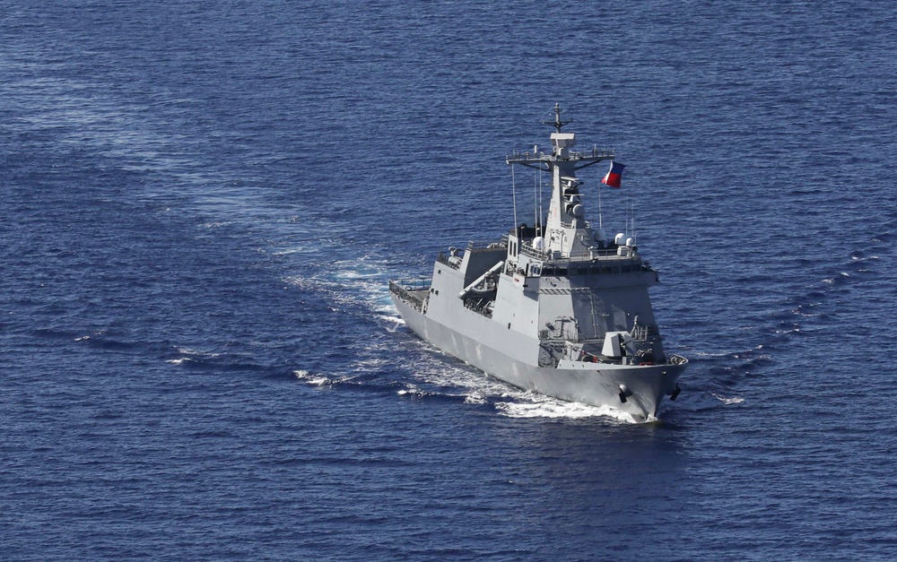 USS Dewey (DDG 105) Participates in PHOTEX During Maritime Training Activity Sama Sama 2023